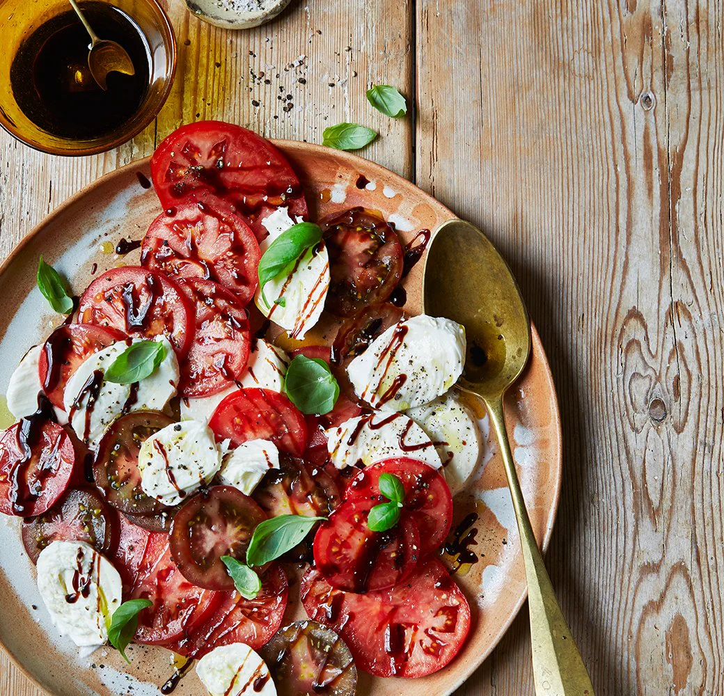 Caprese Salad with Black Label Balsamic Vinegar of Modena – Mazzetti l'Originale AUS | Balsamic Vine