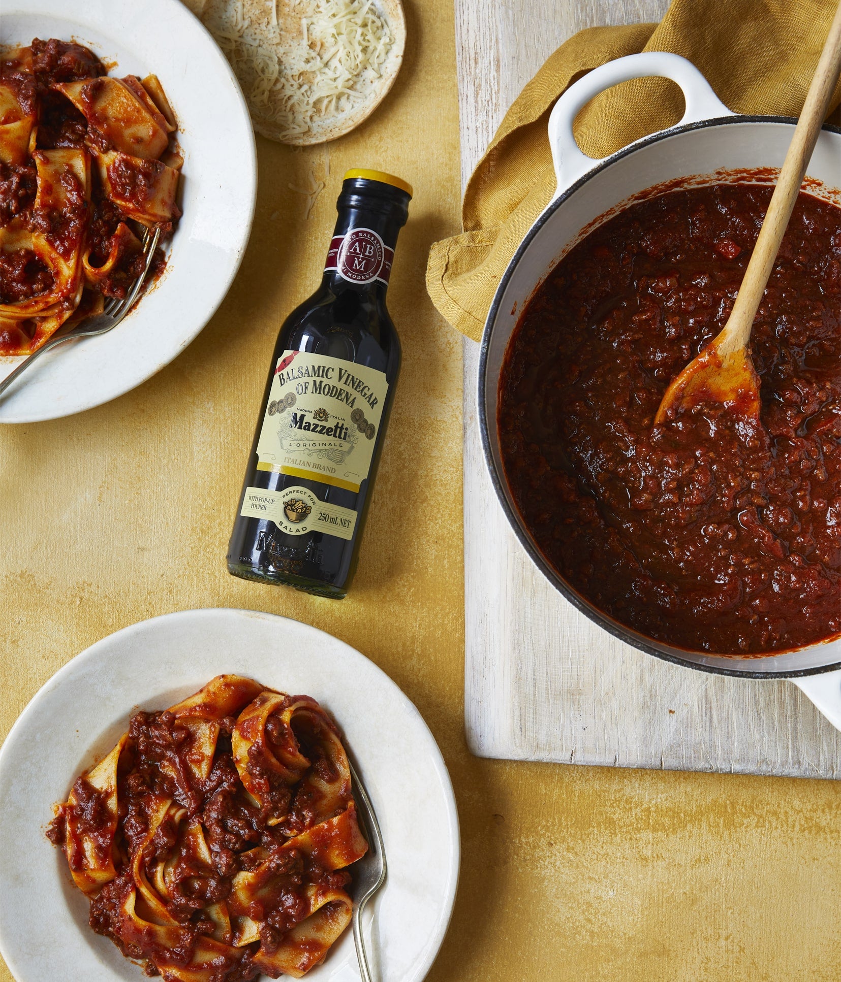 Balsamic Ragù 'Bolognese' style - Ragout with Balsamic Vinegar of Modena